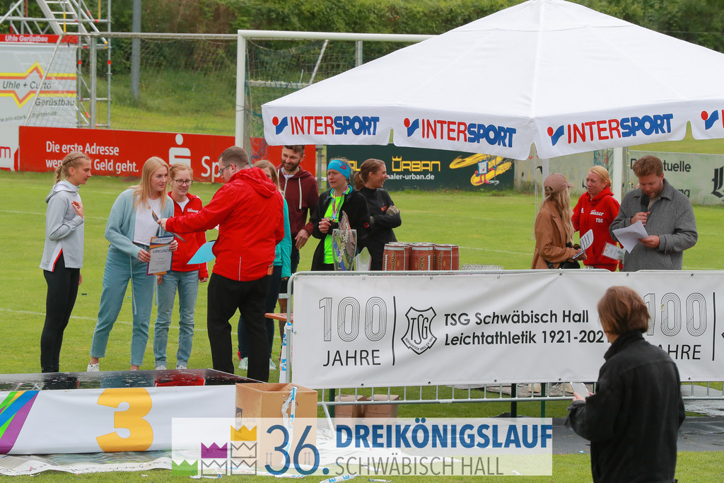 Siegerehrung Optima Sport Park | 3königslauf 2022 Siegerehrung - Realisiert mit Pictrs.com
