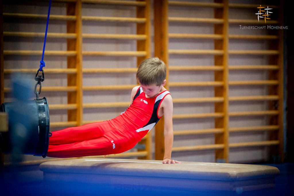 Promo-476 | "Fussifoto.com – Ihr Ansprechpartner für hochwertige Fotografie! Entdecken Sie kreative Bilder und professionelle Dienstleistungen. Kontaktieren Sie uns für Ihre Projekte!"