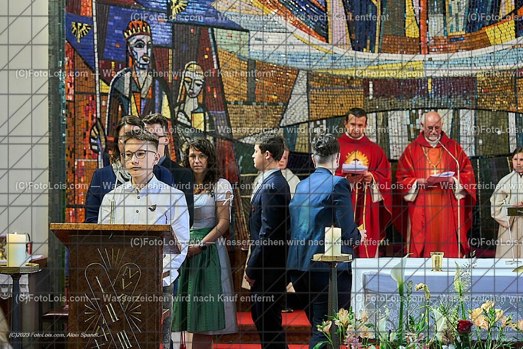 ALP2549_Pfarrfirmung Wieselburg_Fuerbitte | (C)FotoLois.com, Alois Spandl, Pfarrfirmung in Wieselburg mit Firmspender Eduard Gruber (ehemaliger Generalvikar der Diözese St. Pölten), Sa 3. Juni 2023.