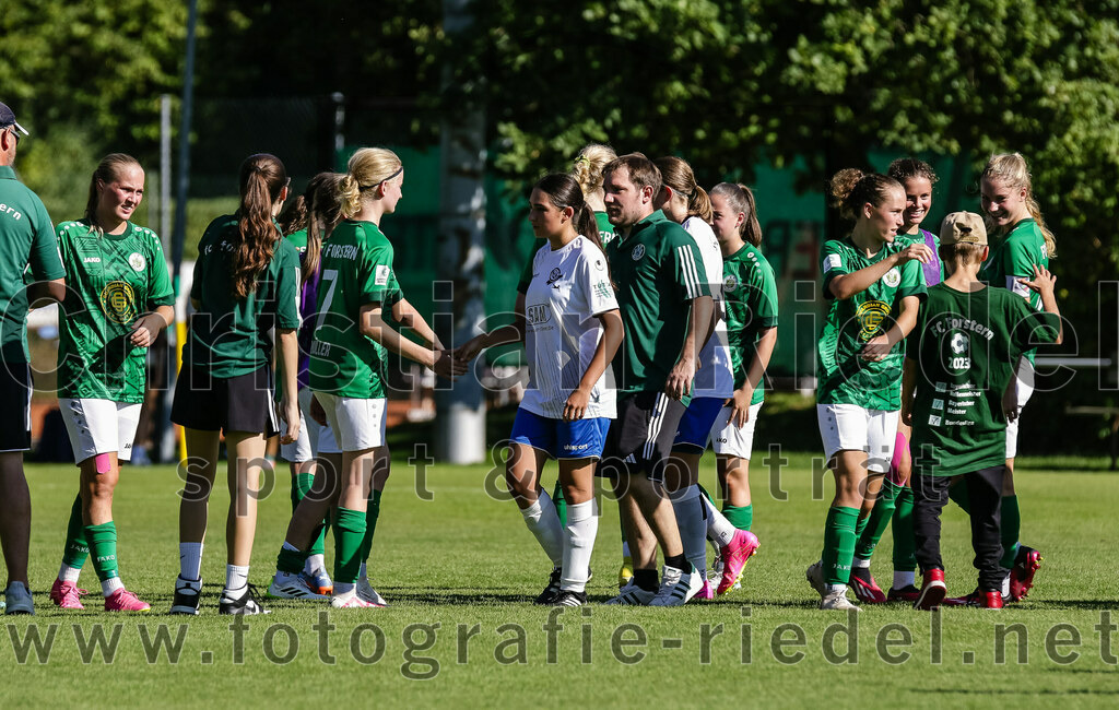 2023-09-16_111_FC_Forstern_gegen_VfL_Sindelfingen_Ladies_I | Forstern, Deutschland, 16.09.2023:
Fußball, B-Juniorinnen-Bundesliga Süd 2023 / 2024, 2. Spieltag, FC Forstern gegen VfL Sindelfingen Ladies I, Endergebnis: 4:1

Luisa Müller (FC Forstern, #7)

Foto: Christian Riedel / fotografie-riedel.net
