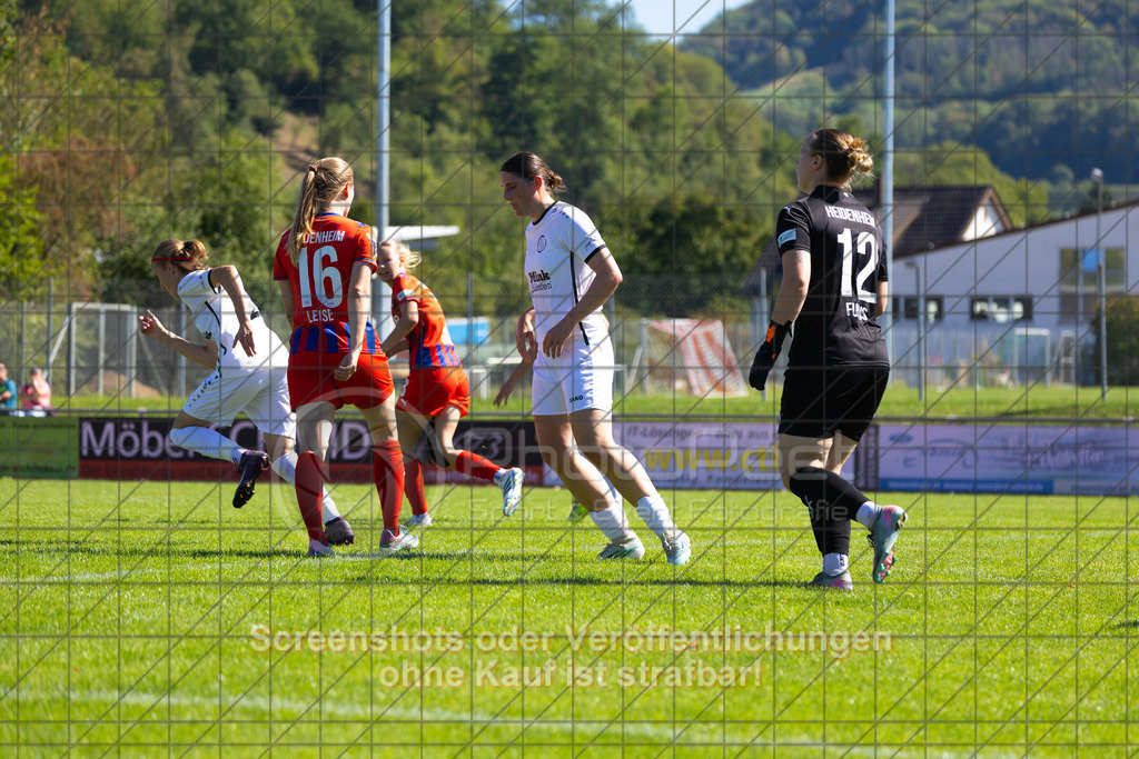 20260906_114553_0028_(c)_by_PhotoPeet | #,1.FC Donzdorf (weiß) vs. 1.FC Heidenheim 1846 (rot), Fußball, Frauen-Verbandspokal Gruppe 2, 2. Runde, Saison 2026/2027, Rasenplatz Lautertal Stadion, Süßener Straße 16, 73072 Donzdorf, 06.09.2026 - 11:00 Uhr,Foto: PhotoPeet / Sport- &amp; Eventfotografie / Peter Harich