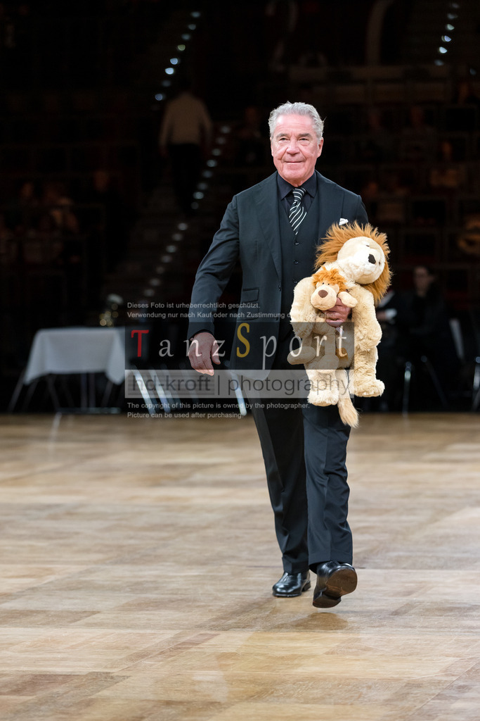 20241109_DM-Formationen_Vorrunde_2231 | Tanzsportbilder, Standardtanz, Lateintanz, WDSF, DTV, LTVB, dancecomp, goc, hessen tanzt, blaues band der spree, walzer, tango, wiener walzer, slowfox, quickstepp, samba, rumba, cha-cha-cha, paso doble. jive, hd-kroft photography, turniertanzsport