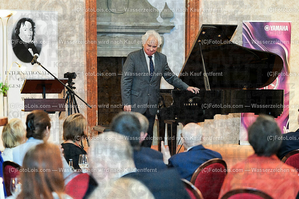 ALS0808_XXXIX-Chopin-Festival_Nocturno_Henry Yves | (C)FotoLois.com, Alois Spandl, XXXIX. internationales CHOPIN-Festival in der Kartause Gaming, NOCTURNO - nächtliches Konzert bei Kerzenlicht, Sa 5. August 2023.
