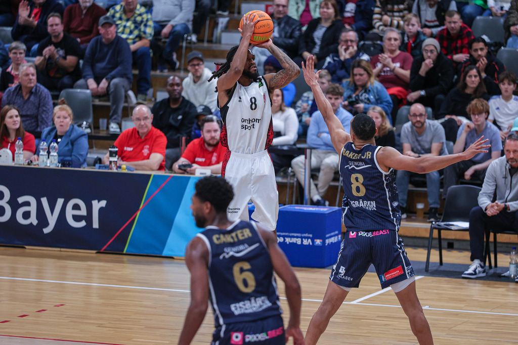 Pro A BAYER GIANTS vs Eisbären Bremerhaven-133 | Fotos von Basketballspielen aus dem Raum NRW fotografiert von Gero Mueller-Laschet und Daniel Schaefer - Realisiert mit Pictrs.com