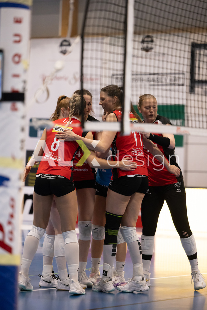 Volleyball I Frauen I Saison 2025-2026 I Volleyball NLA | Women I 1/4 Finals I  BIWI VFM - VC Kanti Schaffhausen I 01.03.2026 | VC Kanti Schaffhausen Spielerinnenkreis - Realisiert mit Pictrs.com