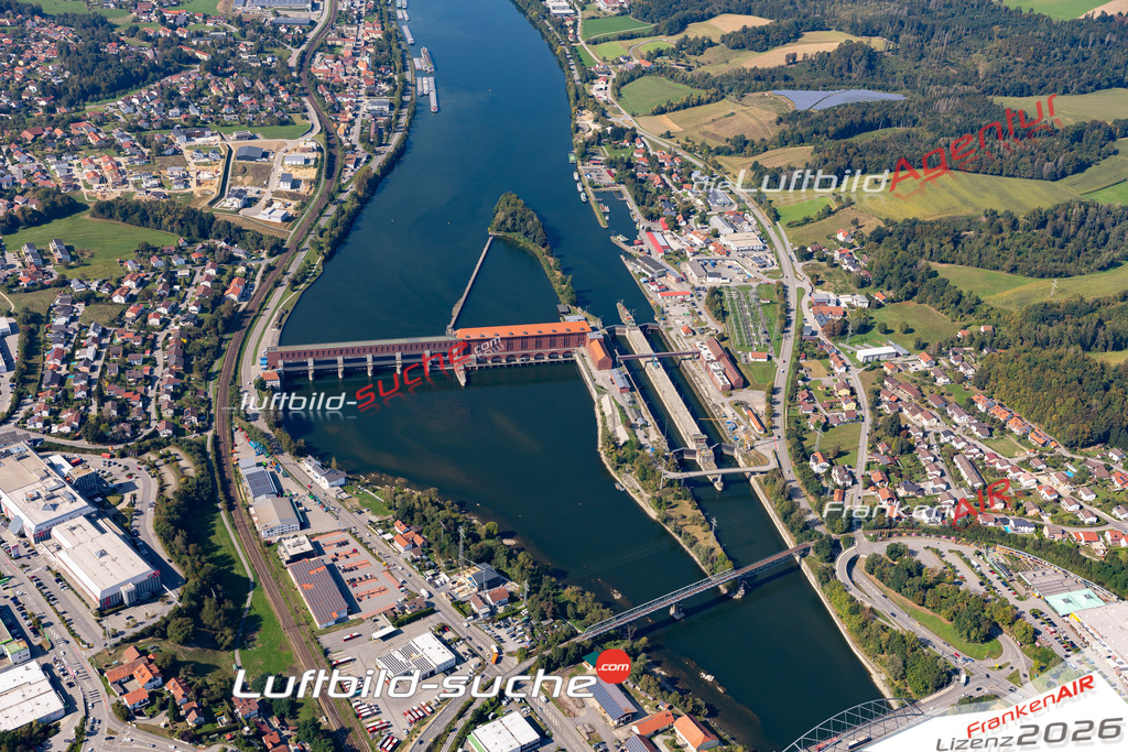 Die Luftbildaufnahme Doblstein-schleuse - Passau wurde 2020 mittels Flugzeug (keine Drohne) erstellt. Perfekte Schärfe und Druck- Ergebnisse- Garantiert!