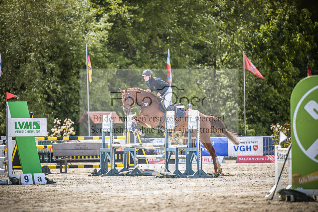 DOS_6724 | Entdecke hochwertige Reitturnierfotos von Foto Oger. Professionell, emotional und authentisch – jetzt Lieblingsmomente im Shop bestellen.Deutschlandweite Turnierfotografie. - Realisiert mit Pictrs.com