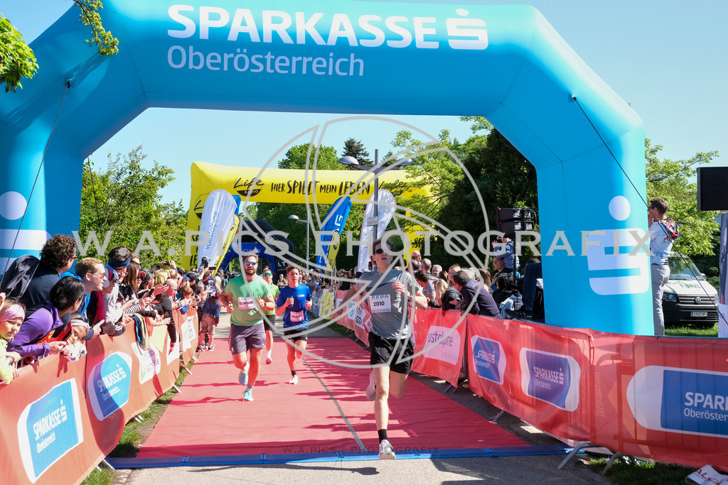 ..... | LINZ,AUSTRIA,27.April 24, Int. 3 Brückenlauf Linz  , Image shows: Photo: WAPICS / Michael ring