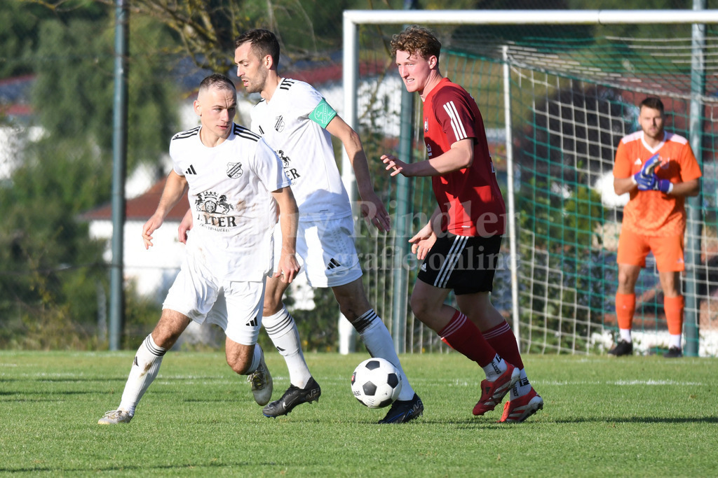 Bezirksliga Ost: SpVgg Ruhmannsfelden : FC Künzing | Felix Brunner  (SpVgg Ruhmannsfelden) - Realisiert mit Pictrs.com