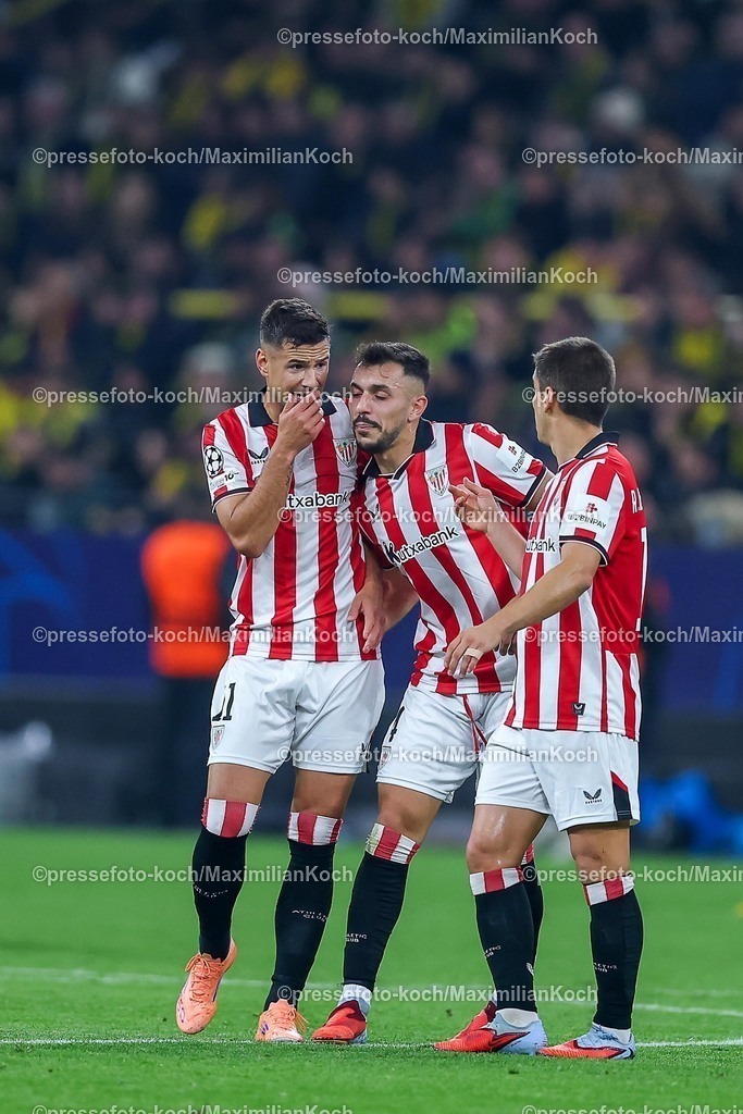 UCL01102501108 | 01.10.2025, Fußball, UEFA Champions League, Borussia Dortmund - Athletic Club Bilbao, BVB Stadion, 2. Spieltag, Saison 2025 2026: Torjubel nach dem Tor zum 1:2 durch Torschütze Gorka Guruzeta (Bilbao #11)  zusammen mit  Inigo Ruiz de Galarreta (Bilbao #16) und Aitor Paredes (Bilbao #04) Regulations prohibit any use of photographs as image sequences and or quasi-video.