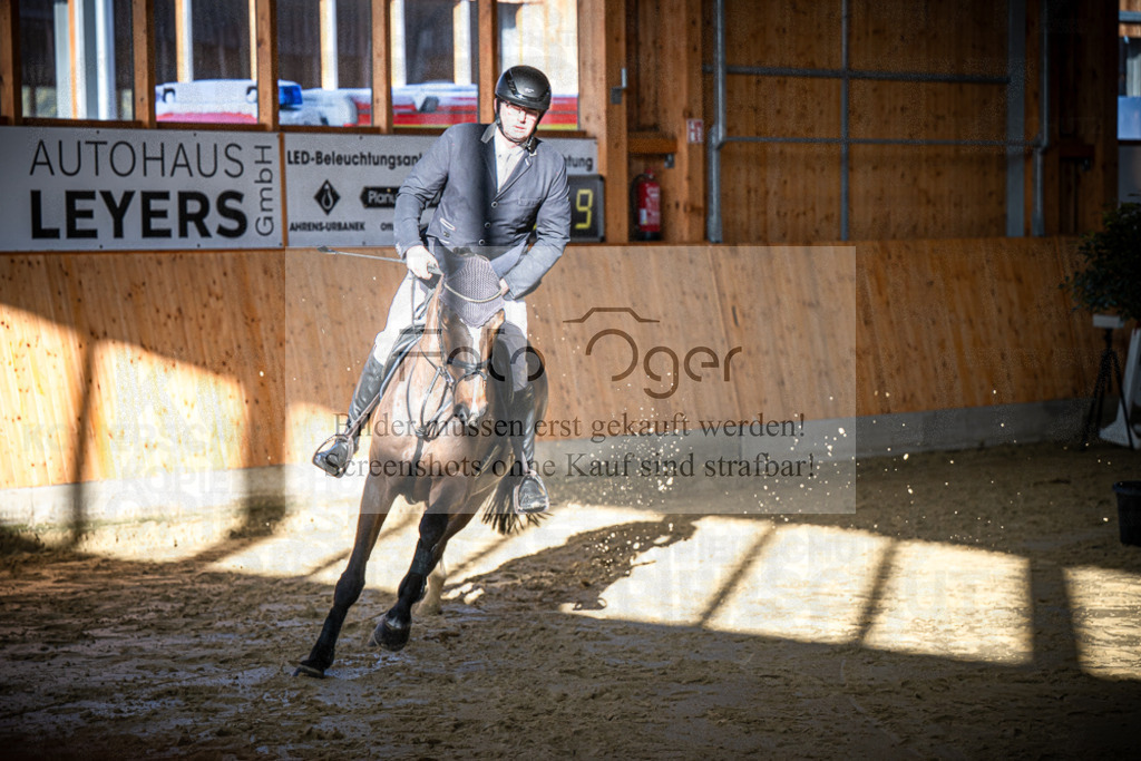 DOS_0337 | Entdecke hochwertige Reitturnierfotos von Foto Oger. Professionell, emotional und authentisch – jetzt Lieblingsmomente im Shop bestellen.Deutschlandweite Turnierfotografie. - Realisiert mit Pictrs.com