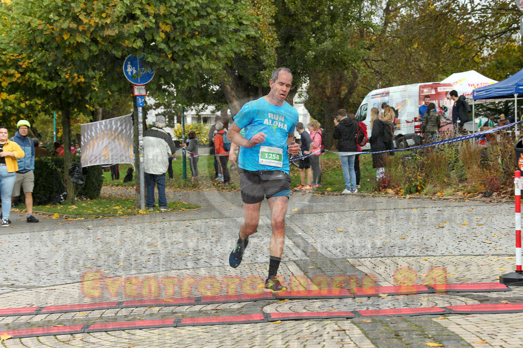 241020_1101_EX1_0671 | Sportfotografie im Rhein-Sieg Kreis, Köln, Bonn, NRW, Rheinland Pfalz, Hessen, etc. Unser Tätigkeitsfeld umfasst den Laufsport vom Volkslauf über den Marathon, Duathlon, Triathon bis zum Ultralauf wie Kölnpfad Ultra oder Schindertrail.