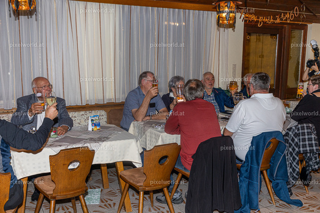 Delegation aus Bamberg beim Gasthaus Wadl | Bildershop von pixelworld.at - Realisiert mit Pictrs.com