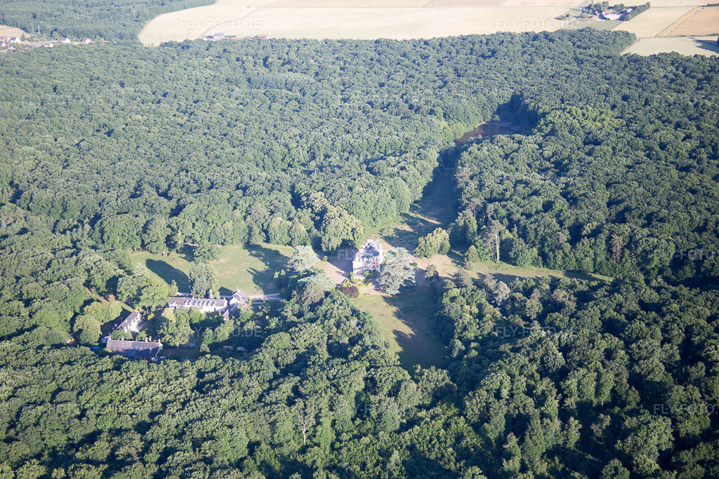 Luftbild: Orchaise, Chateau du Guerinet in Valencisse im Bundesland Loir-et-Cher in Frankreich. Foto: IMG_081190.jpg vom 19.06.2015 durch Werner Riehm/FLY-FOTO.de
