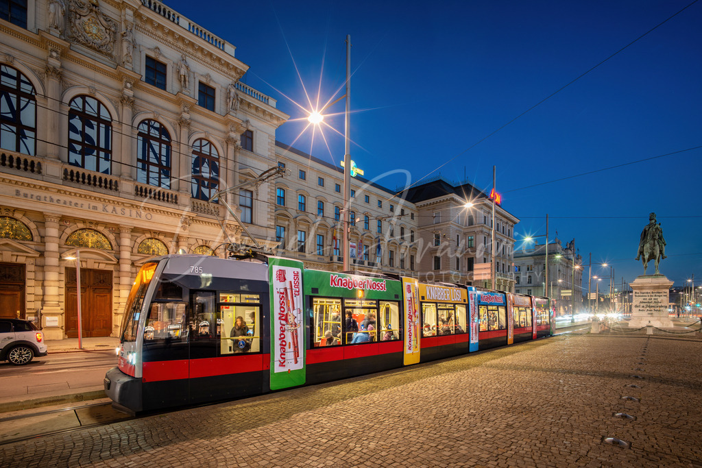 Schwarzenbergplatz | Kaiser Franz Josef Denkmal am Schwarzenbergplatz