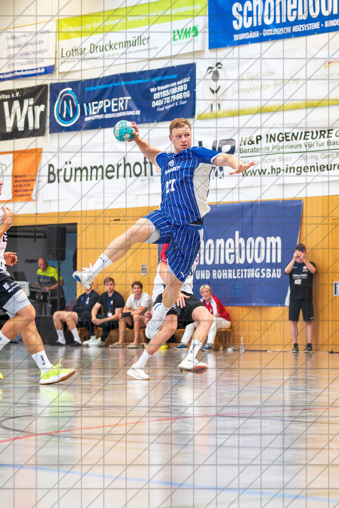 IHC 2026 - VfL Gummersbach vs. HØJ Elite | Kristjan Horžen (VfL Gummersbach #27); IHC 2026 - VfL Gummersbach vs. HØJ Elite am 08.08.26 in Sporthalle KGS, Schneverdingen - Realisiert mit Pictrs.com