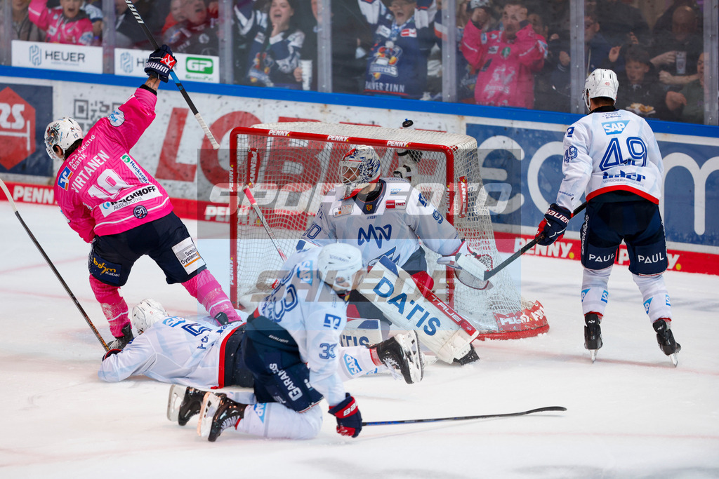 241025_JB_01714 | Fotodatenbank für Print- und Onlinemedien mit den Schwerpunkten Fußball, Eishockey, Basketball, Handball, Wintersport und Leichtathletik - Realisiert mit Pictrs.com