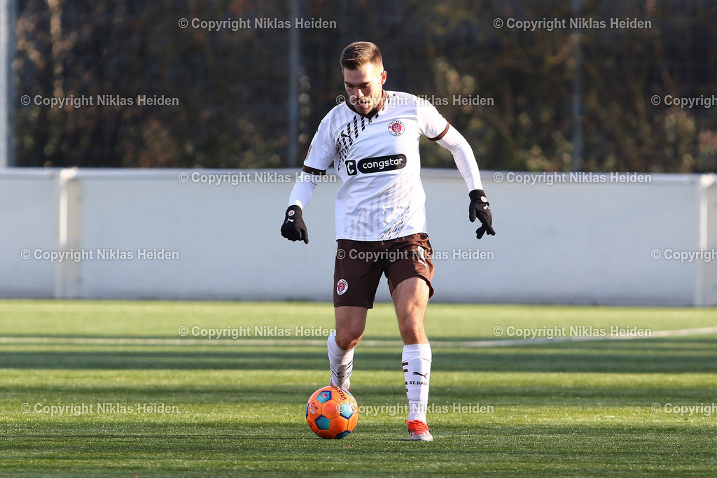 NH_FCStPauliU23_EintrachtBraunschweigU23_Testspiel_02022025 | #2 Luca Günther (FC St. Pauli U23)Fußball I Herren I Testspiel I Saison 2024-2025 I FC St. Pauli U23 - Eintracht Braunschweig U23 I 02.02.2025 I Sportplatz Brummerskamp