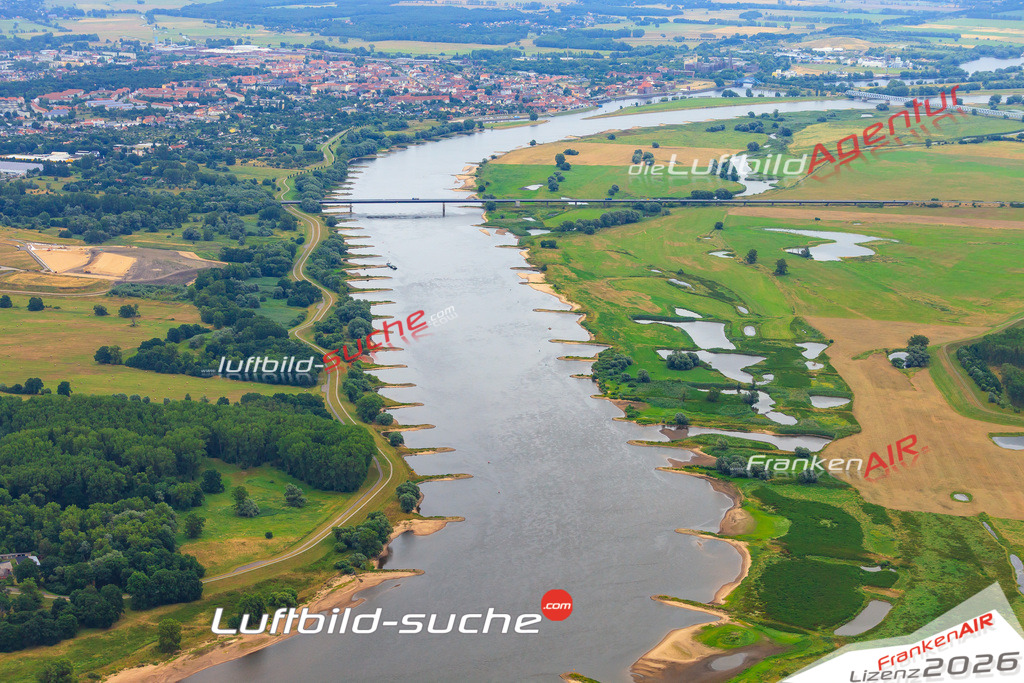 Die Luftaufnahme der Stadt Aland wurde vom UL-Flugzeug heraus erstellt ( keine Drohne )- hohe Auflösung für beste Qualität