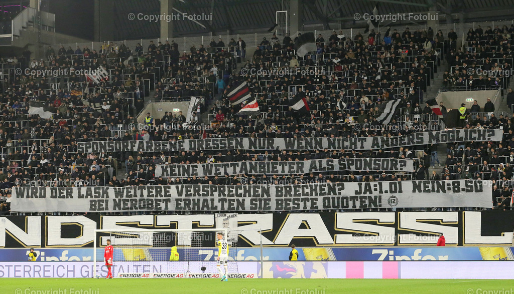 A_LUI_11022024_14 | SPORT,FUSSBALL ,ADMIRAL BUNDESLIGA 11.02.2024 LASK-AUSTRIA KLAGENFURT,IM BILD:FANS  (LASK)  FOTO.FOTOLUI/MW
