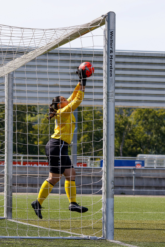 FCHMÜN_250907_0154 | Fotopresso – Sportfotografie in Heidenheim & Umgebung. Professionelle Sportfotografie für unvergessliche Momente. Dynamische Action-Shots, emotionale Szenen & hochwertige Bilder. - Realisiert mit Pictrs.com