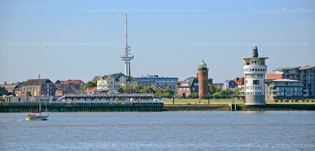 Cuxhaven_ELS_6212140831ap | Cuxhaven - Aufnahmedatum: 28.08.2014, Aufnahmehöhe:  m, Koordinaten:  - , Bildgröße: 7359 x  3543 Pixel - Copyright 2014 by Martin Elsen, Kontakt: Tel.: +49 157 74581206, E-Mail: info@schoenes-foto.deSchlagwörter:Hafen,Alte Liebe,Schiffe,Meer,Container,Segelboot,Ferien,Kurort,Strand,Tourismus,Urlaub, - Realisiert mit Pictrs.com