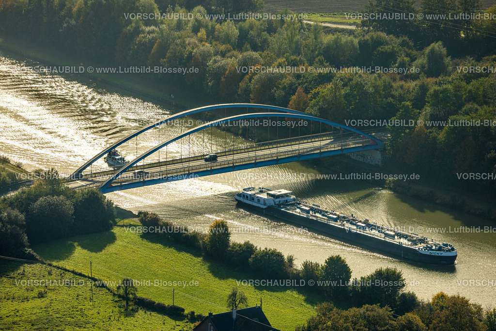 Luenen241011893 | Luftbild, Kanalbrücke Im Knäppen, Datteln-Hamm-Kanal und BinnenSchifffahrt Nicky Tankschiff, Waltrop, Ruhrgebiet, Nordrhein-Westfalen, Deutschland