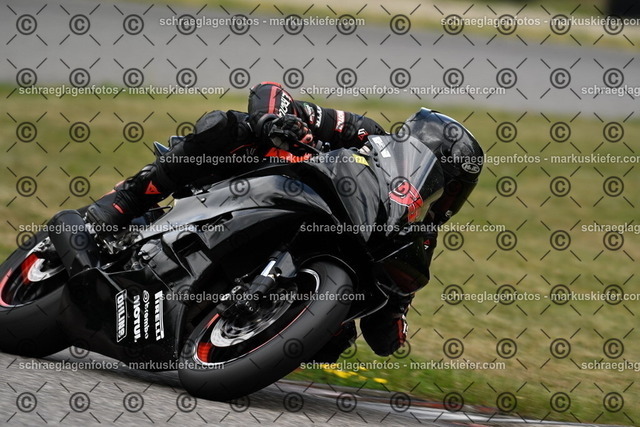 25bt02-1053 | markuskiefer.com - Realisiert mit Pictrs.com