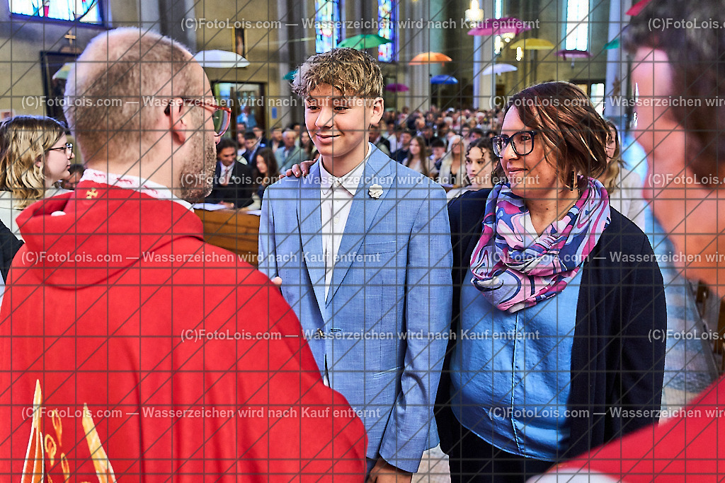 ALP0994_PfarrFirmung Wieselburg_Firmvorgang | (C)FotoLois.com, Alois Spandl, Firmung in der Pfarrkirche Wieselburg mit Generalvikar Dr. Christoph Weiss, Dechant Pfarrer Daniel Kostrzycki und Monignore Franz Dammerer, Sa 15. Juni 2024.