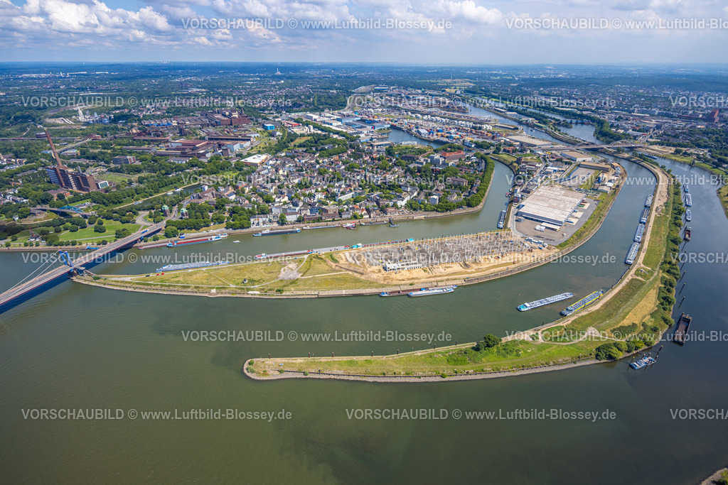 Duisburg250703250Nord | Luftbild, Duisburger Hafen Gesamtansicht, Mercatorinsel Binnenschifffahrt auf Vinckekanal und Hafenkanal, Stangenwald-Baustelle mit Logistik-Halle Neubau, Ruhrort, Duisburg, Ruhrgebiet, Nordrhein-Westfalen, Deutschland