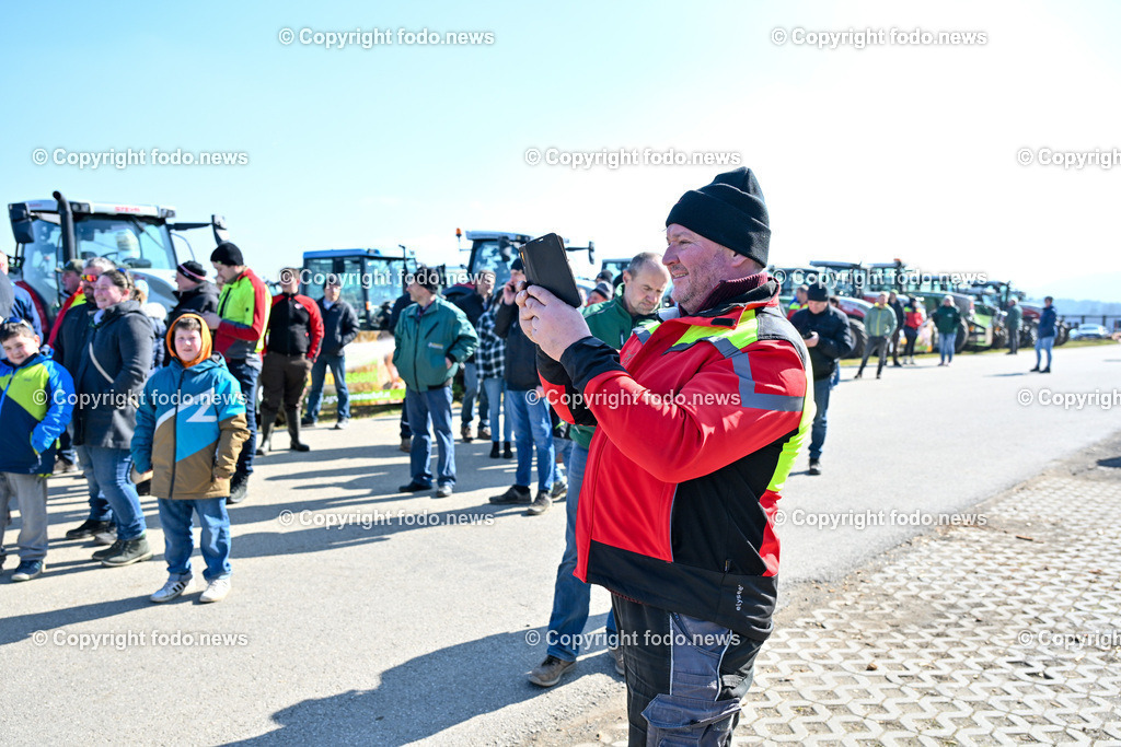 Bauernprotest_ Poendorf_ Lasco_ 08.03.2024-14 | 08.03.2024, Poendorf, AUT, Bauernprotest, im Bild Bauernprotest, Bauern, Landwirte, Traktoren, Fa. Lasco, Demo, Kundgebung
