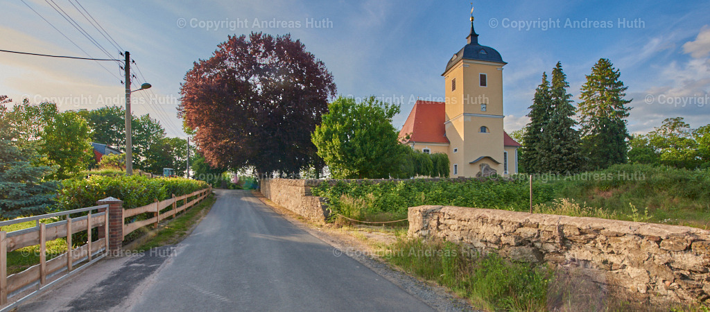 Die Kirche in Miltitz  01 | Bedeutsame Landschaften Deutschlands - Realisiert mit Pictrs.com