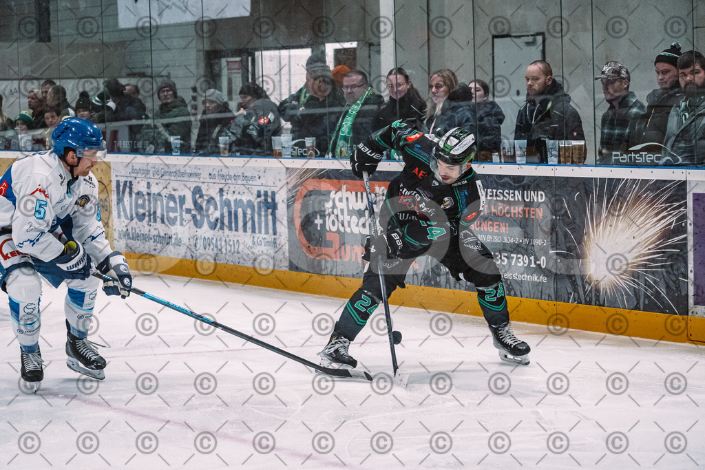 Alligators_vs_Riessersee_03_02_2026-37 | Höchstadt Alligators Fotogalerie: Eishockey-Action aus Franken. Professionelle Spielfotos, Portraits & Stadionbilder zum Download. Jetzt entdecken! - Realisiert mit Pictrs.com