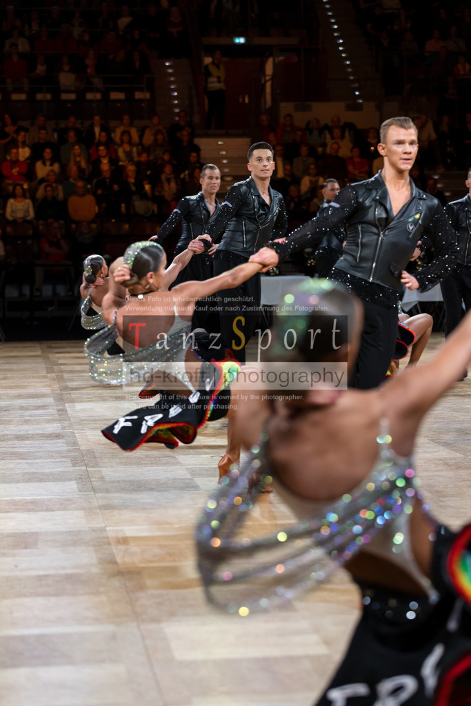 20241109_DM-Formationen_Vorrunde_0970 | Tanzsportbilder, Standardtanz, Lateintanz, WDSF, DTV, LTVB, dancecomp, goc, hessen tanzt, blaues band der spree, walzer, tango, wiener walzer, slowfox, quickstepp, samba, rumba, cha-cha-cha, paso doble. jive, hd-kroft photography, turniertanzsport