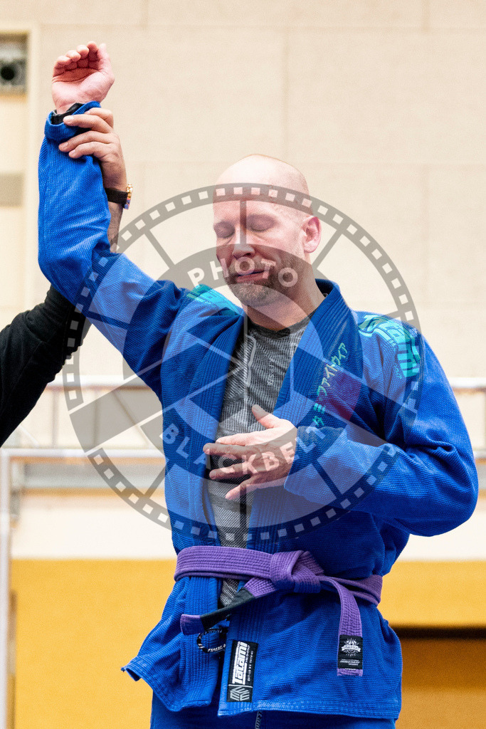 20231118PBB11392 | Fighters compete during the AJP Tour 600 Frankfurt Championship in Frankfurt/Main, Germany, on November 18, 2023.