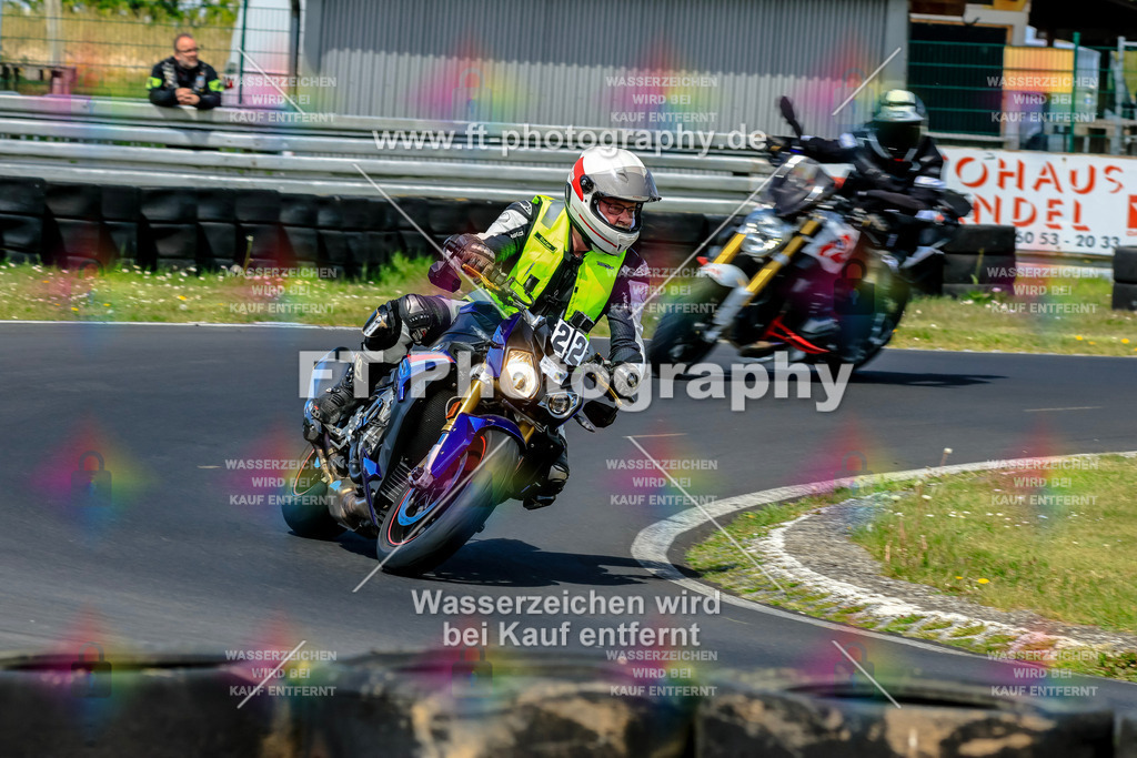 _OTO2195 | Hier findet Ihr Bilder von Touristenfahrten auf der Nürburgring Nordschleife oder von anderen Veranstaltungen die ich besucht habe. Viel Spass beim Durch Schauen 