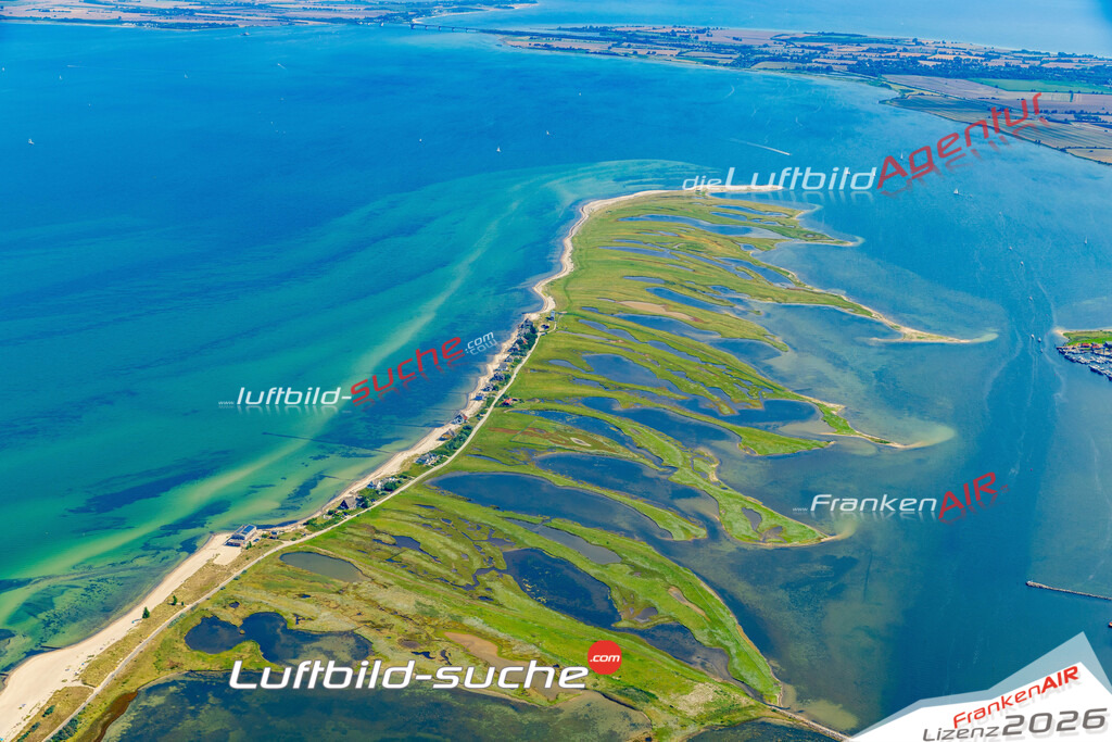 Schrägluftbild  Graswarder  Heiligenhafen - Das Luftbild wurde 2025 vom UL-Flugzeug heraus erstellt (ohne Drohne- keine Drohnenaufnahme ) - Hochauflösende Luftaufnahme -Nicht vergleichbar mit Google Maps oder Satelittenbilder- Die Geschenkidee !Mit Lizenz und Bildrechte bestellbar