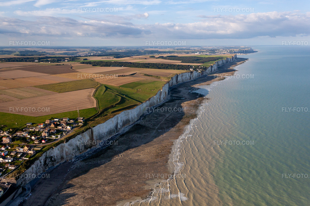 Aerial view: Coastal landscape on the rocky cliffs of the English Channel in Ault in the state Somme, France.Photo: IMG_70862.jpg taken on 08/24/2014 by Werner Riehm/FLY-FOTO.comResolution of the original: 4752 x 3168 px