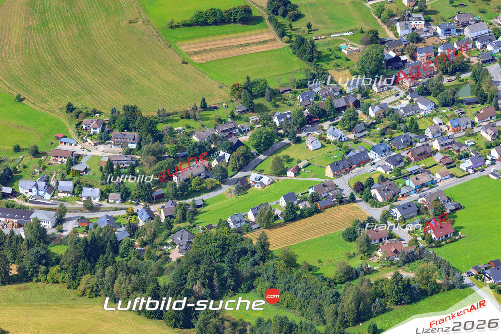 Die Luftaufnahme Carlsgruen - Bad Steben wurde 2017 mittels Flugzeug (keine Drohne) erstellt. Perfekte Schärfe und Druck- Auflösung- Garantiert!