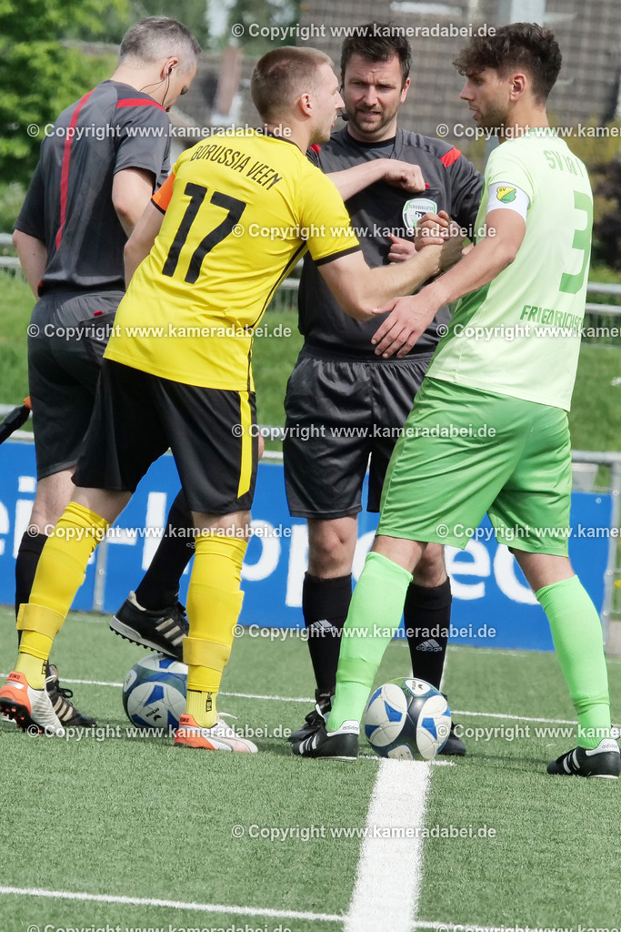 Fußball : Bezirksliga : SV 08/29 Friedrichsfeld - Borusia Veen am 10.05.2026 in Voerde Friedrichsfeld | Fußball : Bezirksliga : SV 08/29 Friedrichsfeld - Borusia Veen am 10.05.2026 in Voerde Friedrichsfeld - Realisiert mit Pictrs.com