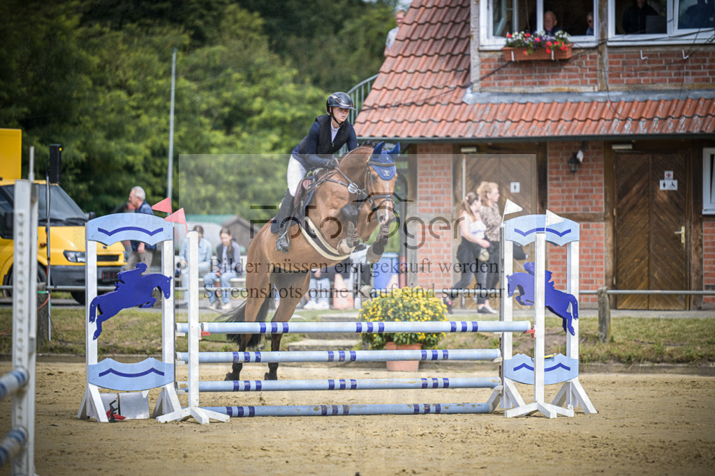 DOS_3489 | Entdecke hochwertige Reitturnierfotos von Foto Oger. Professionell, emotional und authentisch – jetzt Lieblingsmomente im Shop bestellen.Deutschlandweite Turnierfotografie. - Realisiert mit Pictrs.com