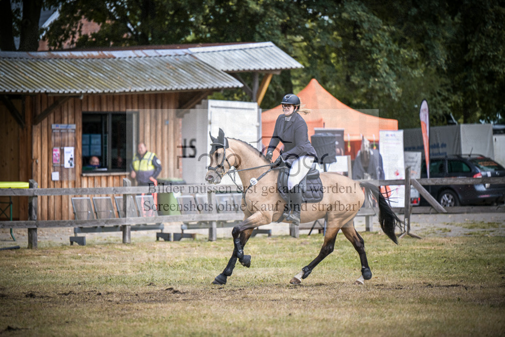 DOS_0435 | Entdecke hochwertige Reitturnierfotos von Foto Oger. Professionell, emotional und authentisch – jetzt Lieblingsmomente im Shop bestellen.Deutschlandweite Turnierfotografie. - Realisiert mit Pictrs.com