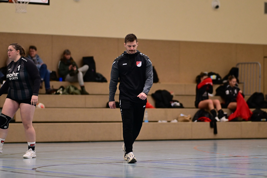 Faustball I Frauen I Saison 2025-2026 I Bundesliga Nord I 7c. Spieltag I MTV Wangersen - Ohligser TV | Der Sportfotograf. - Realisiert mit Pictrs.com