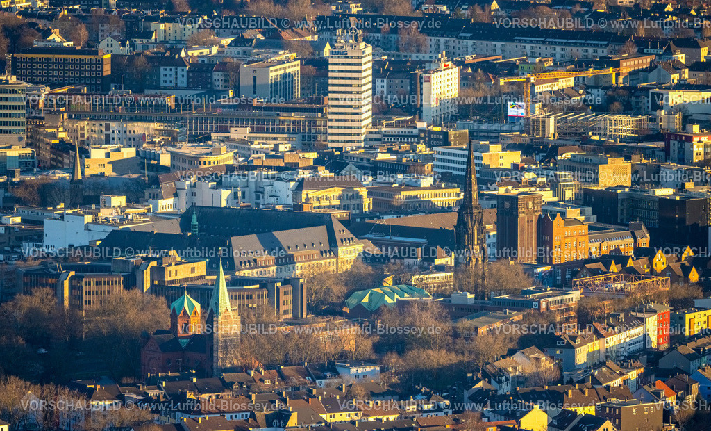 Bochum230202437 | Luftbild, Innenstadtansicht mit Christuskirche und Rathaus, Lueg Hochhaus, Gleisdreieck, Bochum, Ruhrgebiet, Nordrhein-Westfalen, Deutschland