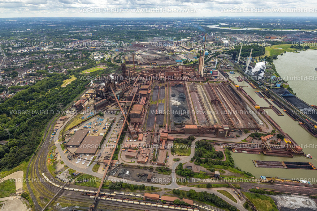 Duisburg240702155-Nord | Luftbild, Duisburg-Nord, Werk Thyssen Krupp Steel Europe AG am Fluss Rhein, Werkshafen Schwelgern, Marxloh, Duisburg, Ruhrgebiet, Nordrhein-Westfalen, Deutschland