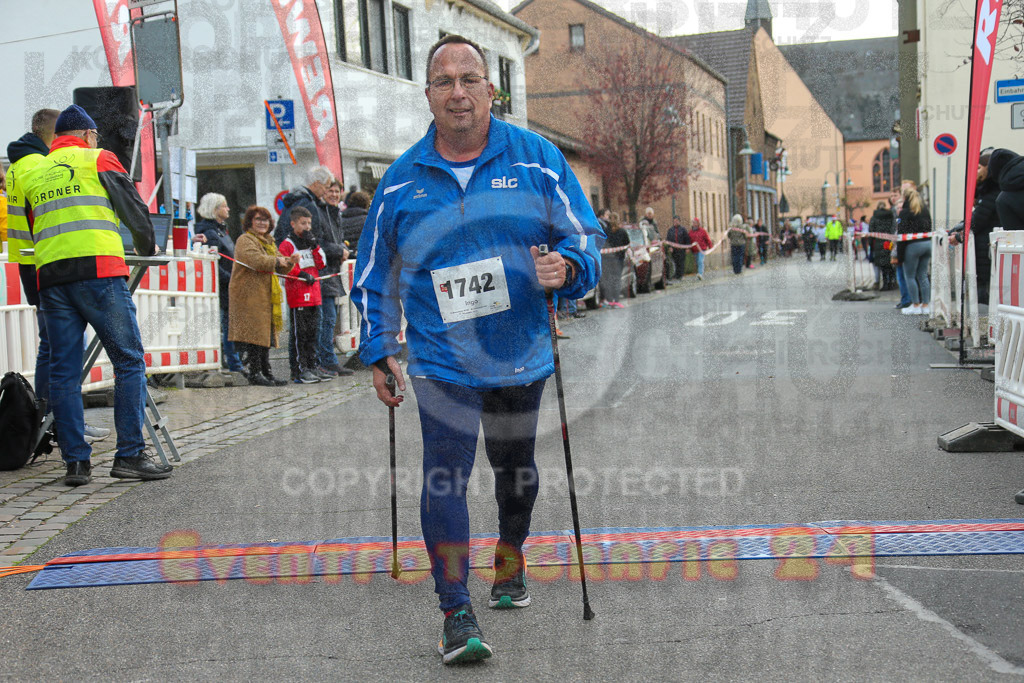 221127_1205_EX1_1931 | Sportfotografie im Rhein-Sieg Kreis, Köln, Bonn, NRW, Rheinland Pfalz, Hessen, etc. Unser Tätigkeitsfeld umfasst den Laufsport vom Volkslauf über den Marathon, Duathlon, Triathon bis zum Ultralauf wie Kölnpfad Ultra oder Schindertrail.