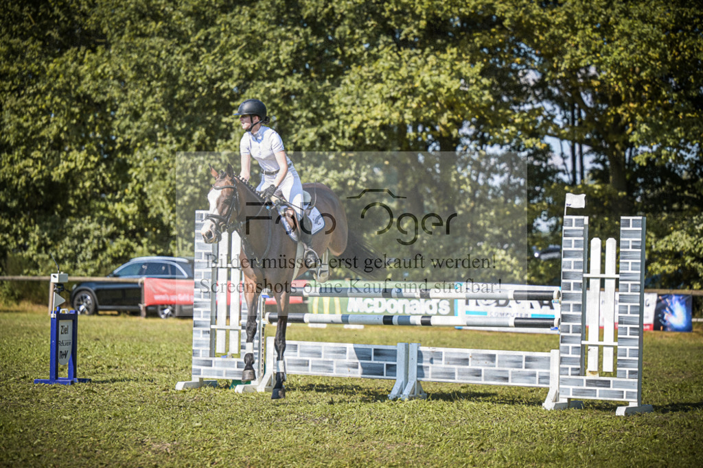 DOS_0077 | Entdecke hochwertige Reitturnierfotos von Foto Oger. Professionell, emotional und authentisch – jetzt Lieblingsmomente im Shop bestellen.Deutschlandweite Turnierfotografie. - Realisiert mit Pictrs.com