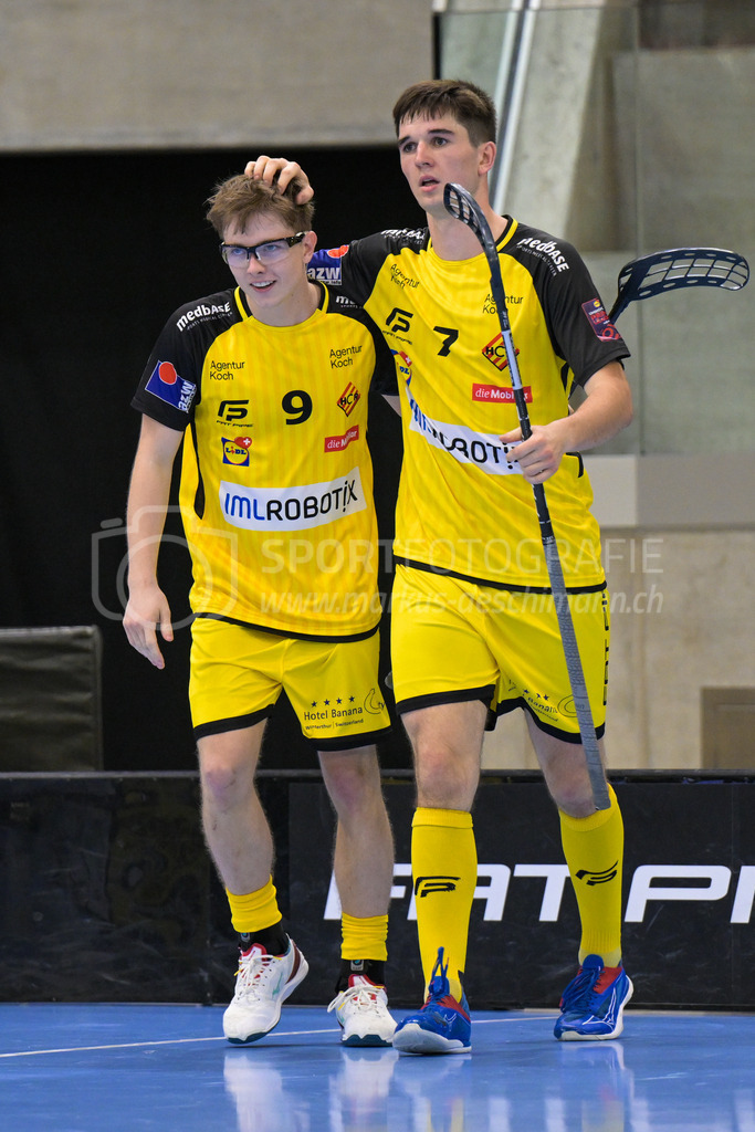 HC Rychenberg vs UHC Uster - 14. October 2022 | HC Rychenberg vs UHC Uster
AXA Arena, Winterthur
Kimo Oesch (#9 HC Rychenberg) und Levin Conrad (#7 HC Rychenberg) bejubeln den Treffer zum 7:4.
Bild: Sportfotografie Markus Aeschimann | www.markus-aeschimann.ch - Realisiert mit Pictrs.com