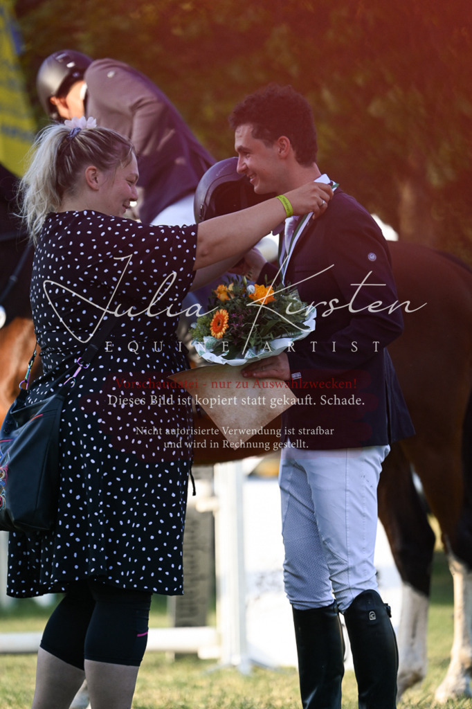 DSC_2014 | Pferde- und Turnierfotografie in Westsachsen. Pferdeportraits, Auftragszeichnungen und intuitive Kunst.