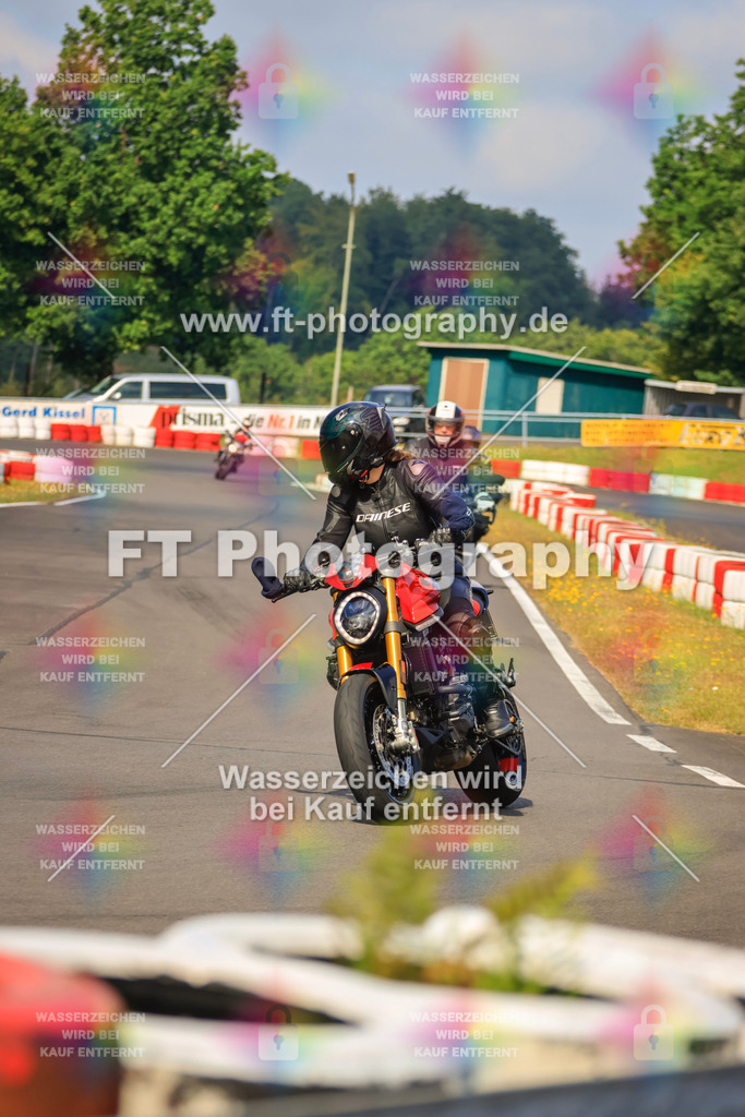 _DSK2354 | Hier findet Ihr Bilder von Touristenfahrten auf der Nürburgring Nordschleife oder von anderen Veranstaltungen die ich besucht habe. Viel Spass beim Durch Schauen 